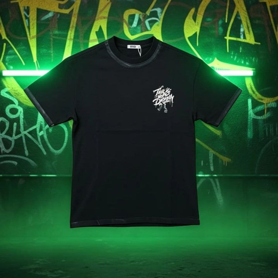 T-shirt THIS IS NOT A DREAM nera